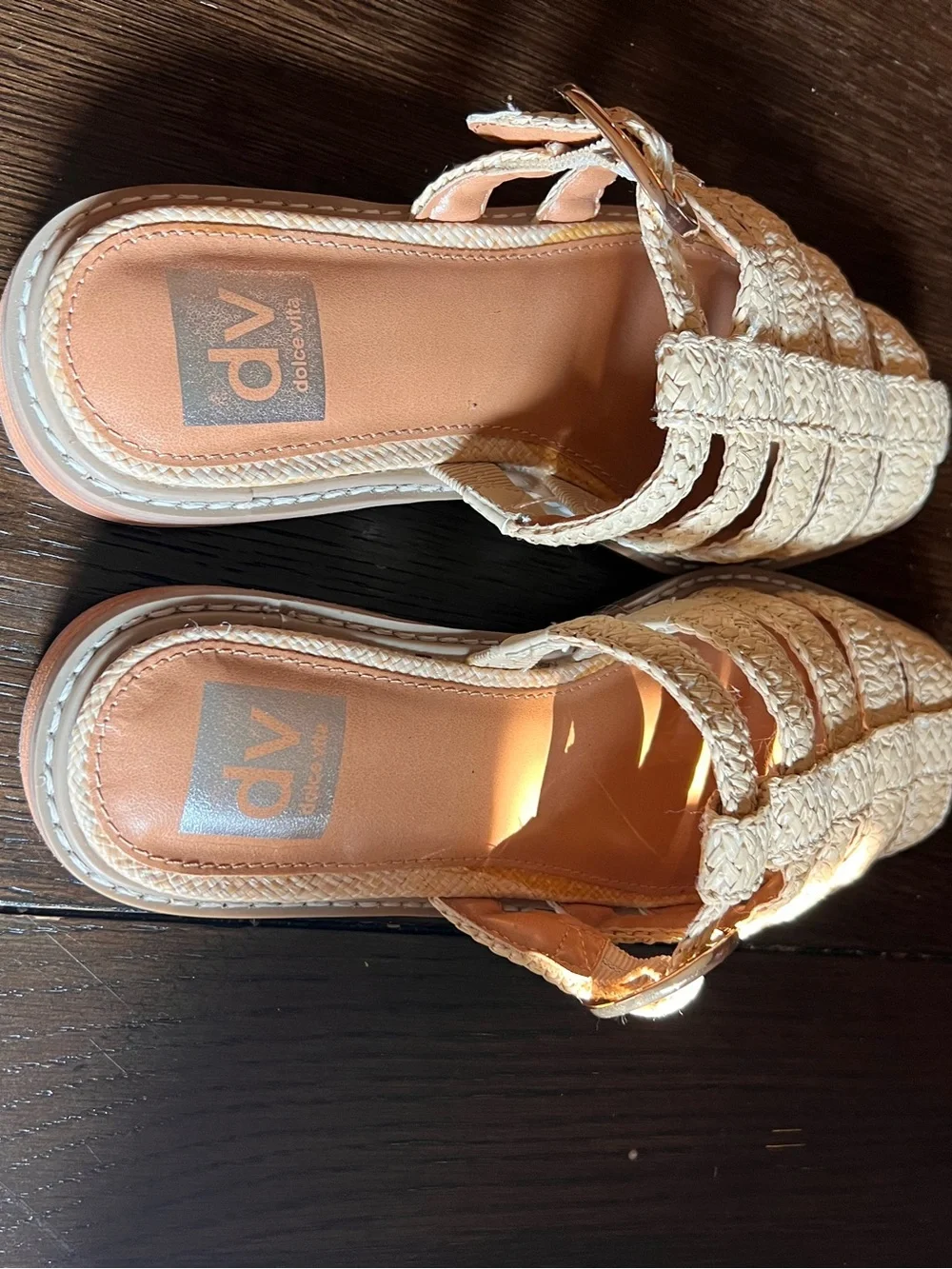 NWOT! Dolce Vita DV Falcun Raffia Buckle Woven Sandals Size 6